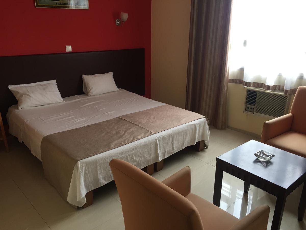 White Palace Hotel Antananarivo Kültér fotó