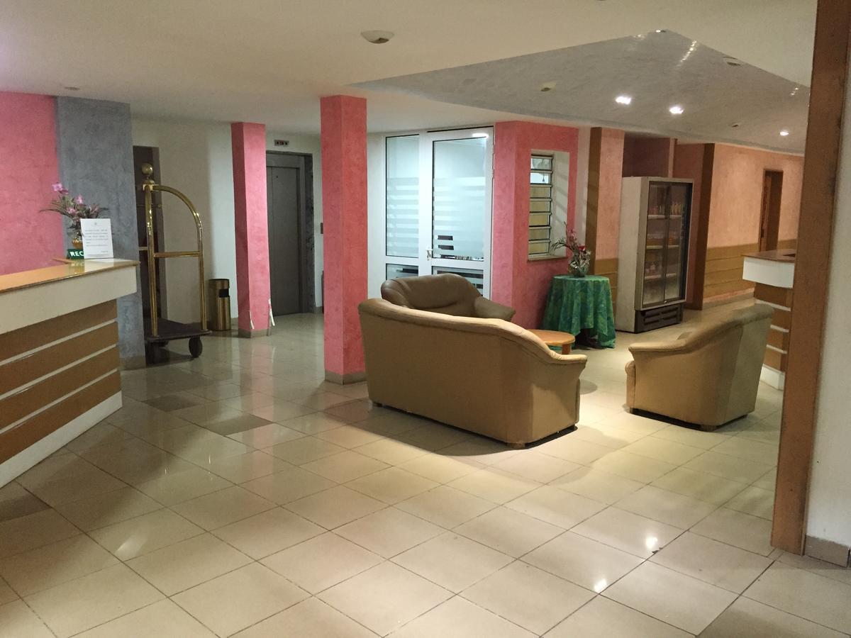 White Palace Hotel Antananarivo Kültér fotó