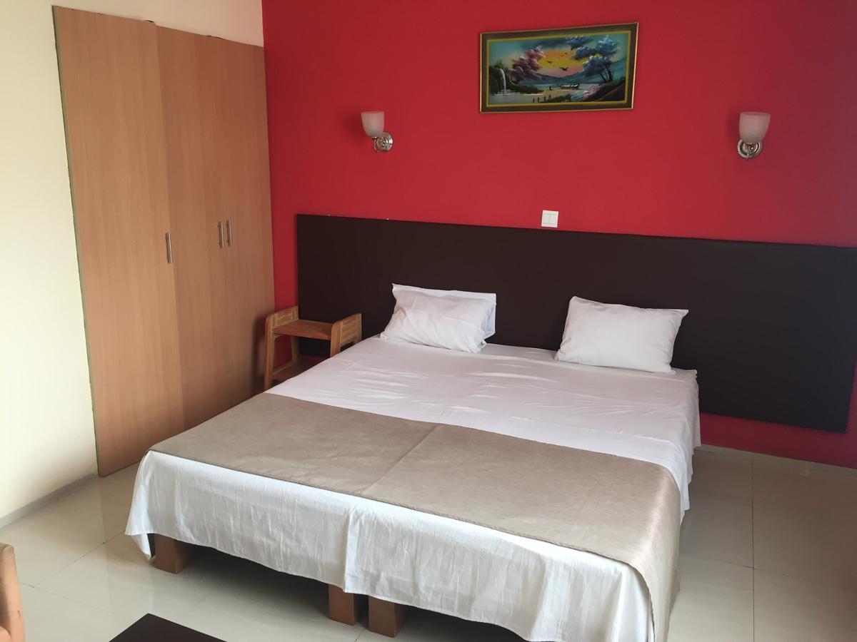 White Palace Hotel Antananarivo Kültér fotó