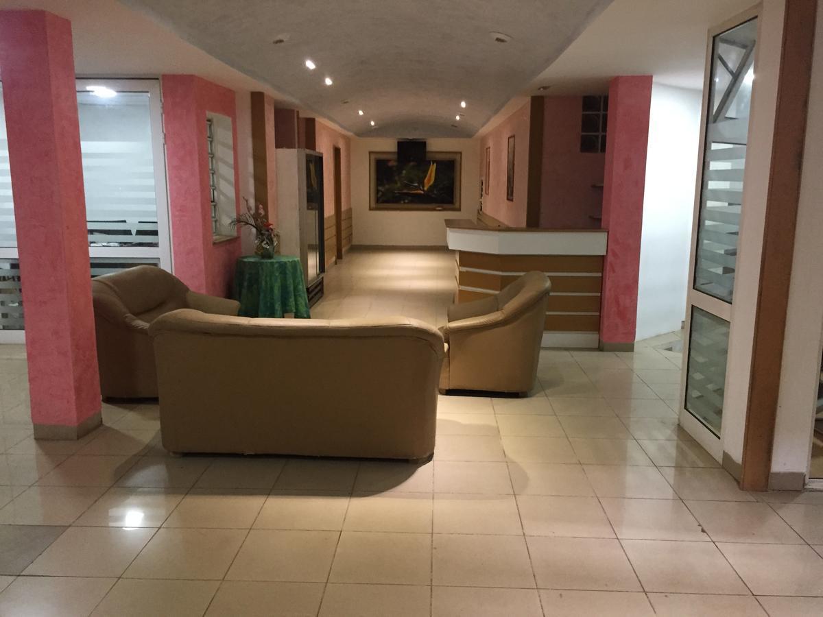 White Palace Hotel Antananarivo Kültér fotó