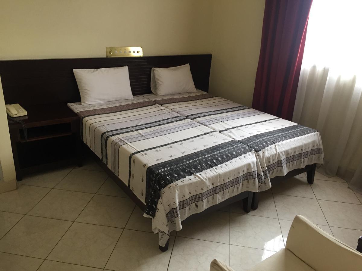 White Palace Hotel Antananarivo Kültér fotó