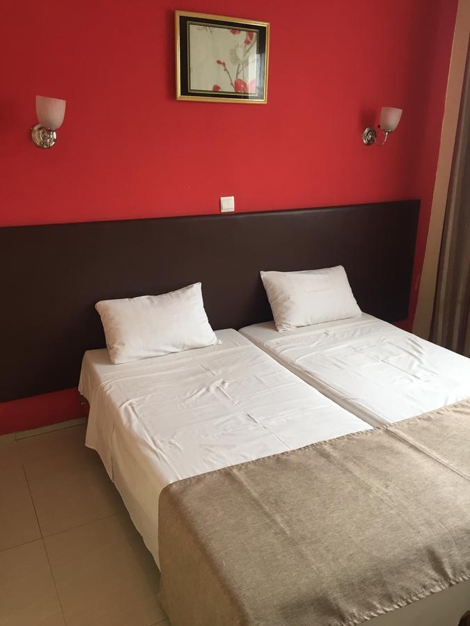 White Palace Hotel Antananarivo Kültér fotó