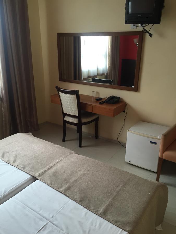 White Palace Hotel Antananarivo Kültér fotó